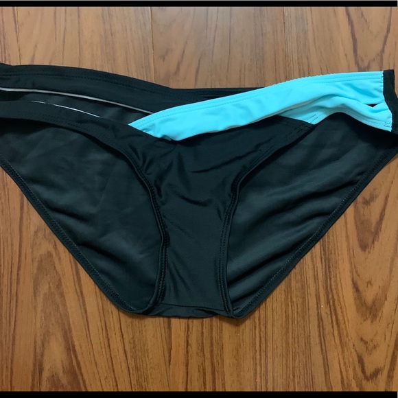 Bikini-New! - Picture 3 of 3